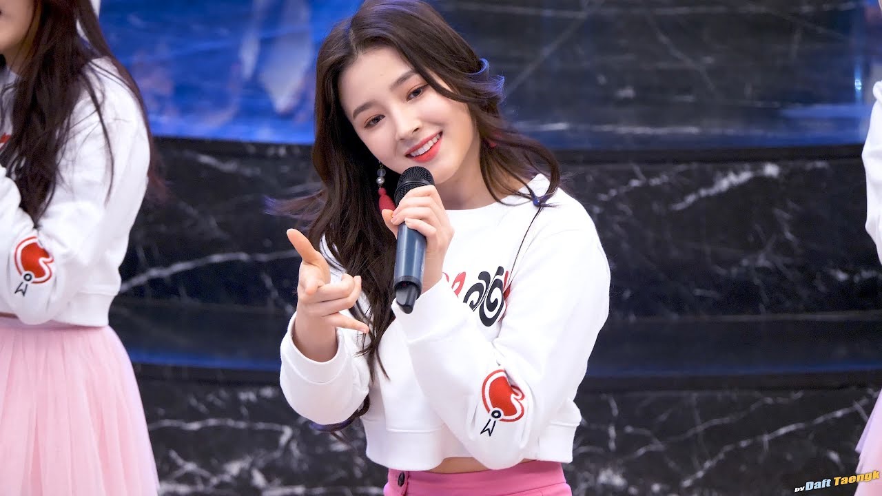180203 낸시 Nancy 모모랜드 MOMOLAND '짠쿵쾅 JJan! Koong! Kwang!' @분당 AK플라자 게릴라 공연 4K 60P 직캠 by DaftTaengk