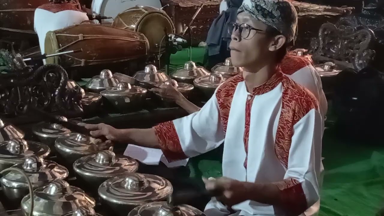 002. Wayang Kulit Ki Dalang Alex Budi Sabdo Utomo 
