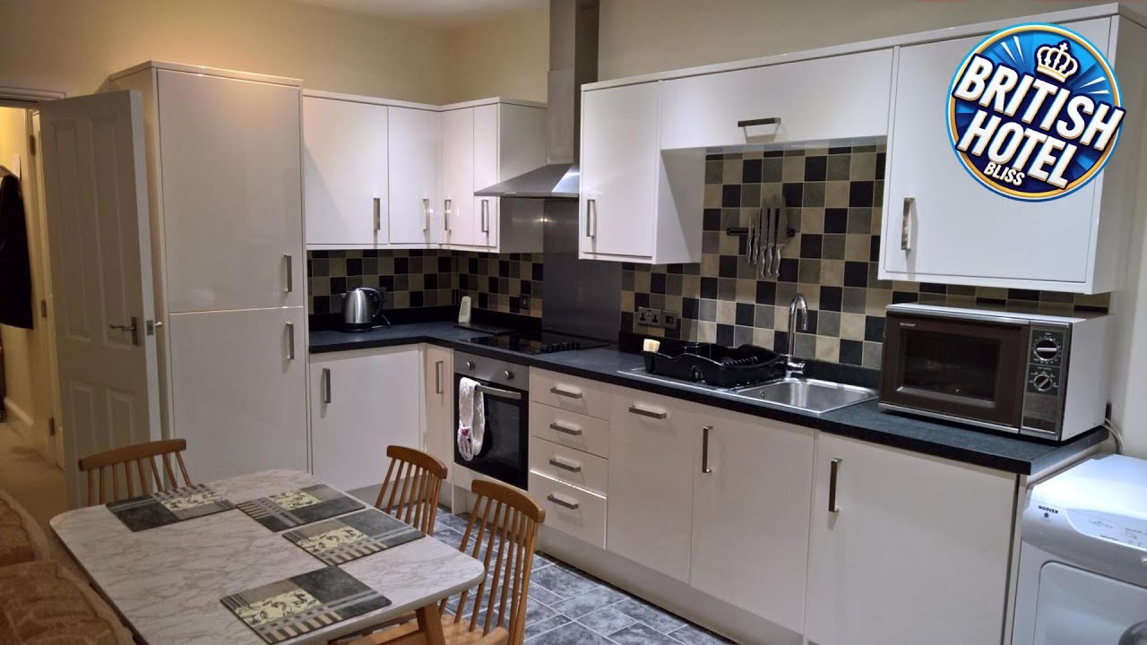 13 Princess Royal Terrace | Scarborough, United Kingdom | Hotel Review 🛏️