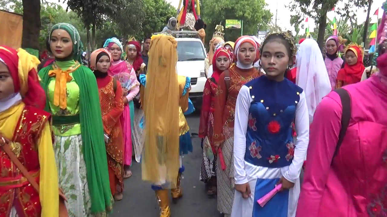YALAL WATON MARCHING BAND SMP NEGERI 2 KRAMAT