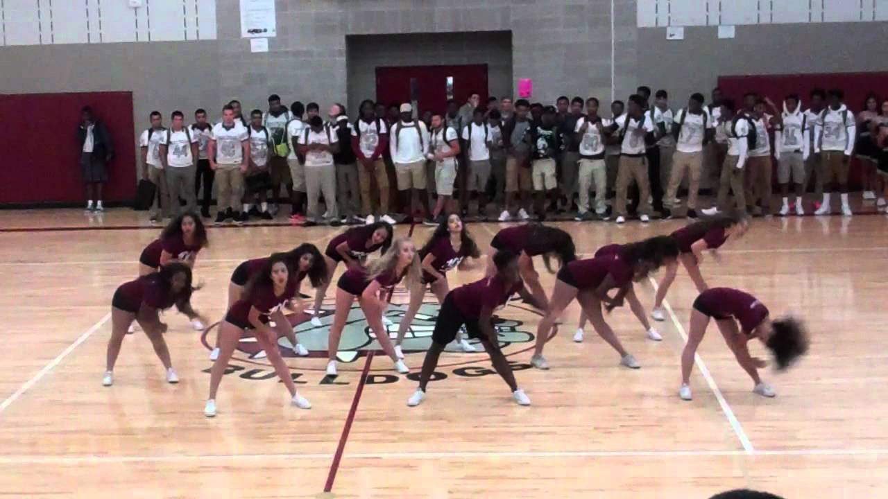 Reagan RedCoats pep rally 2015