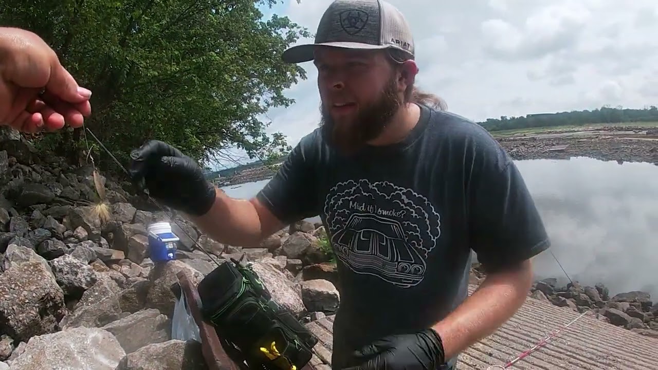 Fishin with my buds and snatching rocks
