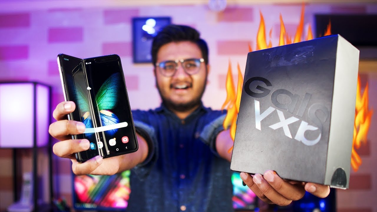 Samsung Galaxy Fold Unboxing | Dada Ji Hain Ye :P