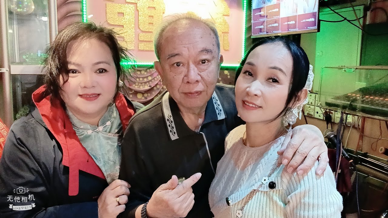 「小白兔唱歌频道」正在红馆直播