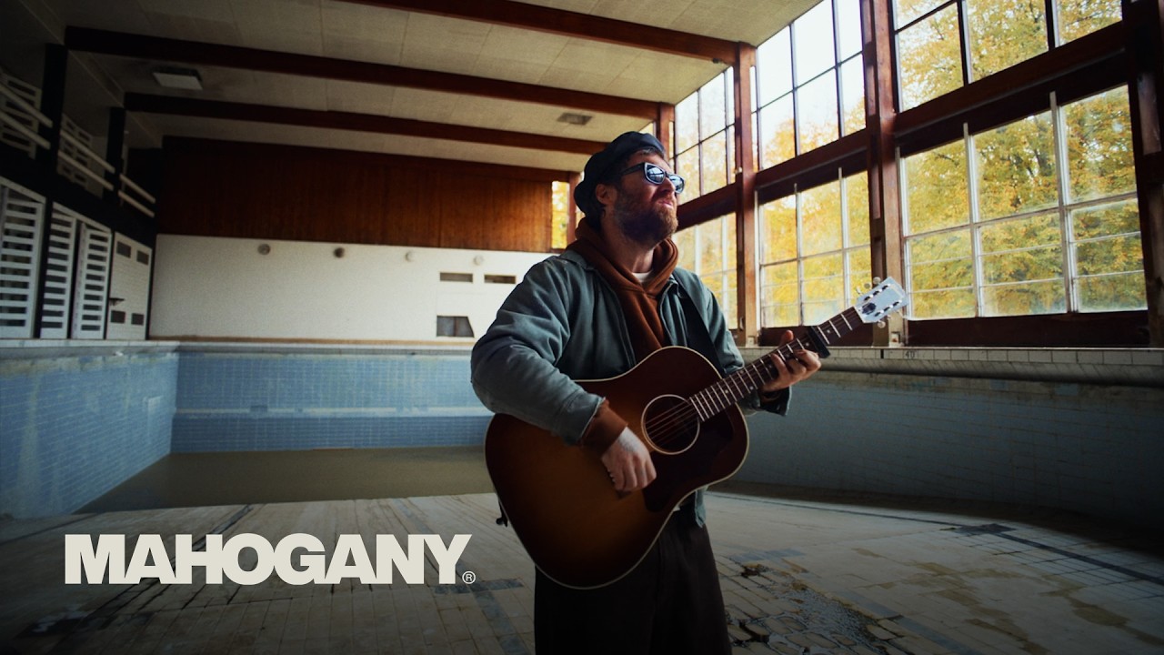 Chet Faker performs Far Side of the Moon for Mahogany Sessions