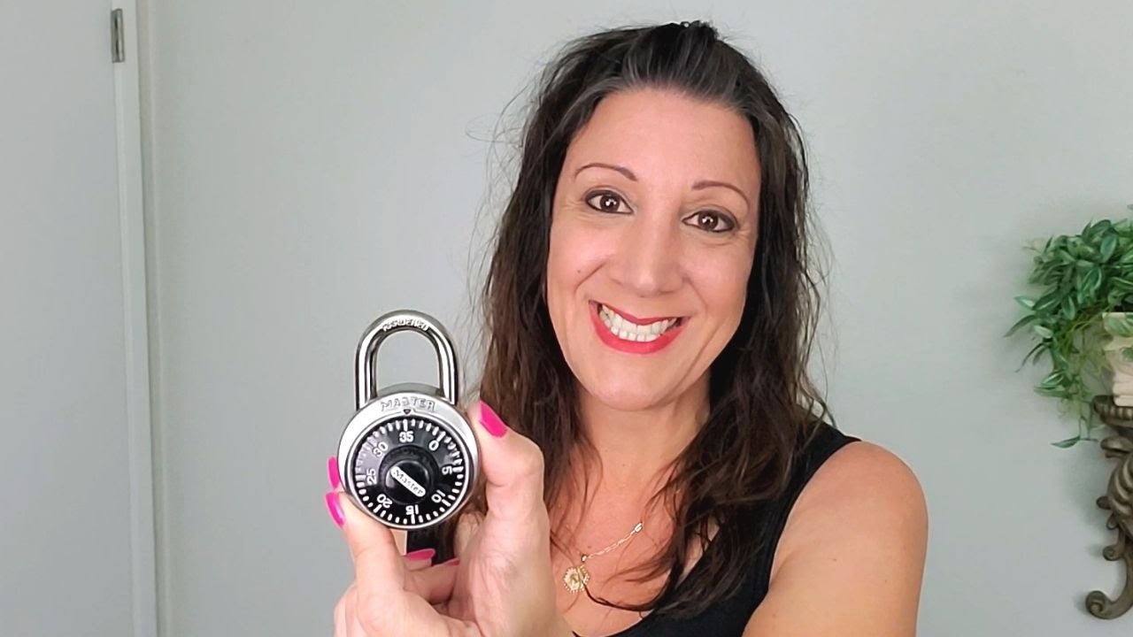 How To Open A Combination Lock - Master Lock Padlock