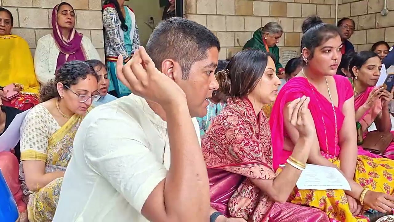 Yogeshvare Prabhu & Swarnalate Mataji   Purushottam Maas Vrat Katha   Maha Narasimha