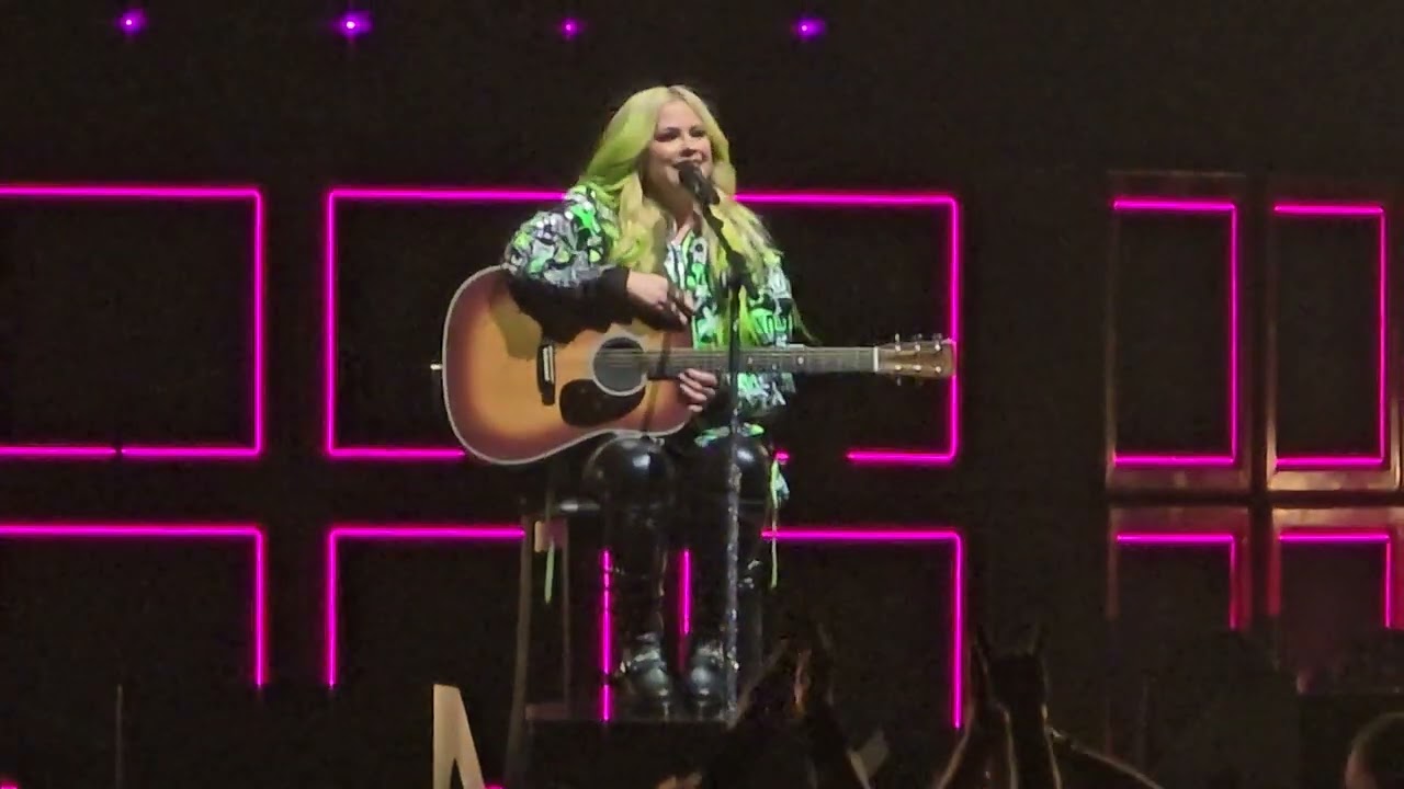 Avril Lavigne performs 