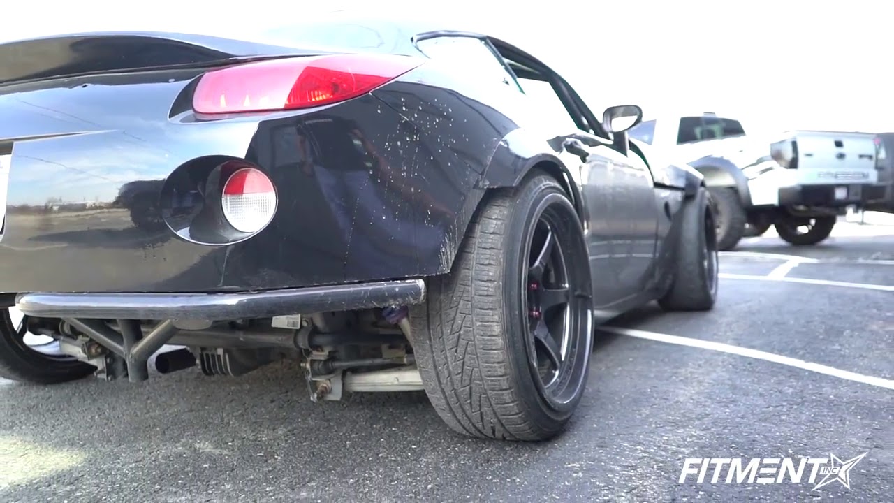 Vehicle Spotlight - 2008 Pontiac Solstice GXP on Cosmis XT008R