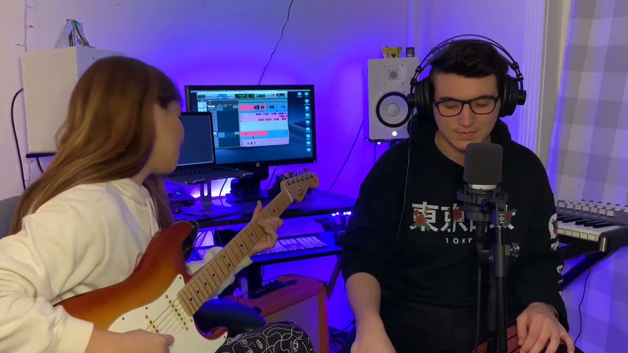 Dani Martell ft Andrea Ferrero - Amor de Red Social (cover)