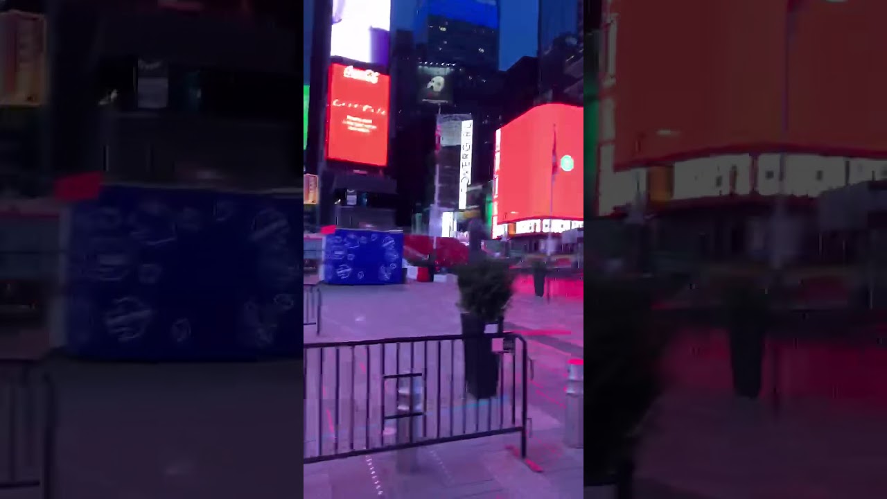 NY coronavirus: Empty Time Square 纽约疫情: 空荡的时代广场