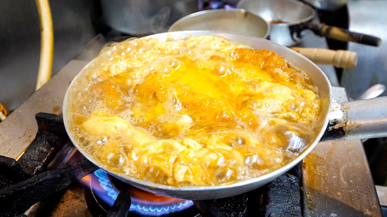 カツ丼！！天ぷら！！想像を絶する仕込みと注文を捌くゴッドハンドうどん職人丨Udon Noodles in Osaka