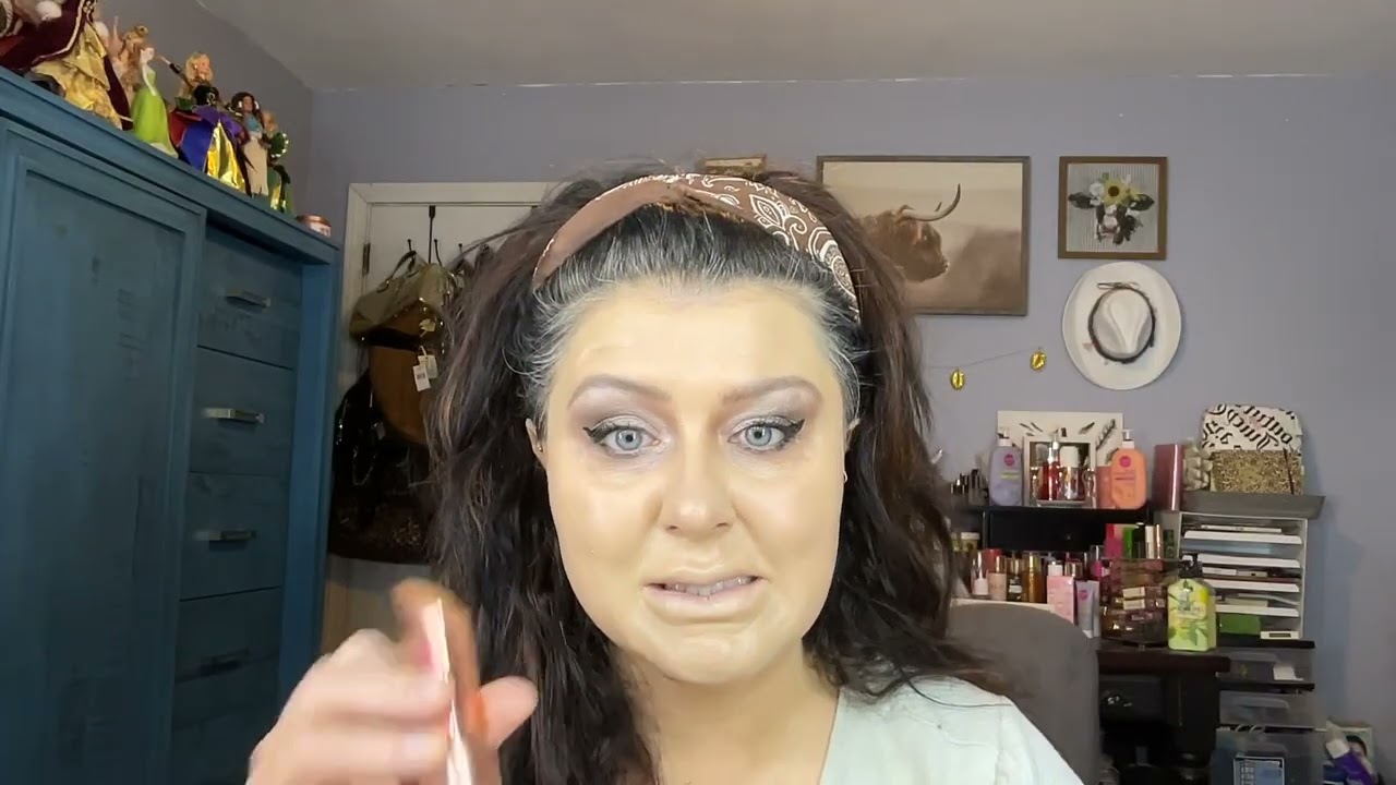 Grwm using the naked pallette