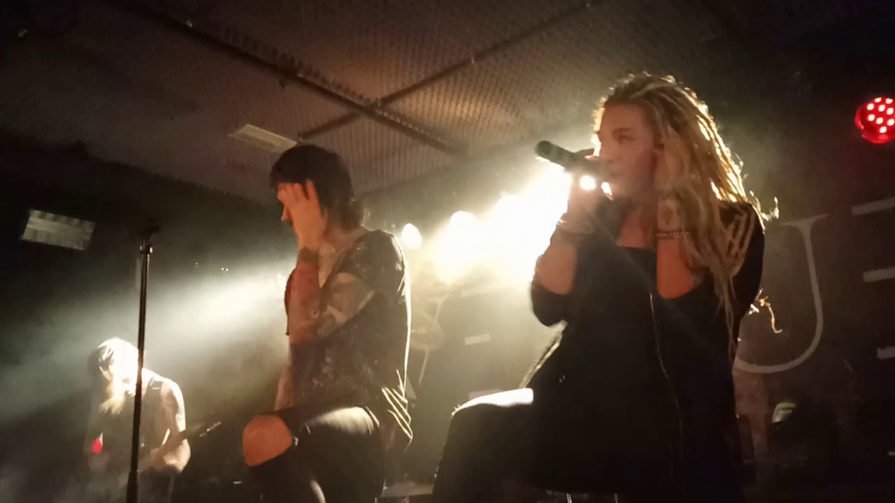 Venues Live Vorband des Vitja Konzerts im Musik & Frieden Berlin am 28.09.2019