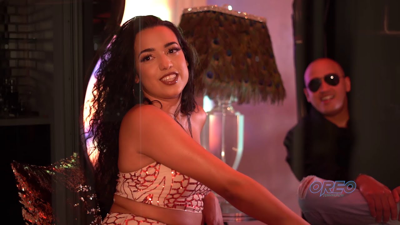 Nic & N'taya - No Es Mia, Pero Yo Me La Comi (Official Video)