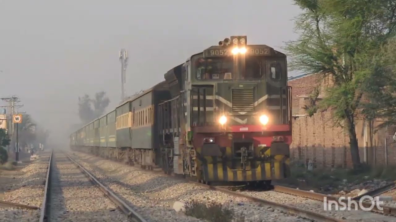 128 Mehr Express Arrivel At Multan Pakistan Railway Train 🚂
