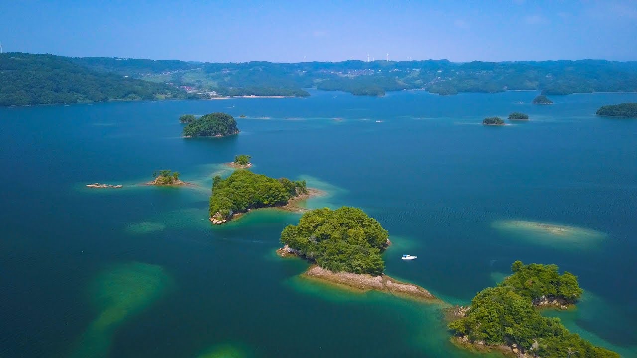 [ 4K UHD ] 絶景空撮:玄界灘の海岸と棚田の絶景 Coastal scenery of the Genkai Sea ( Aerial Drone shot )