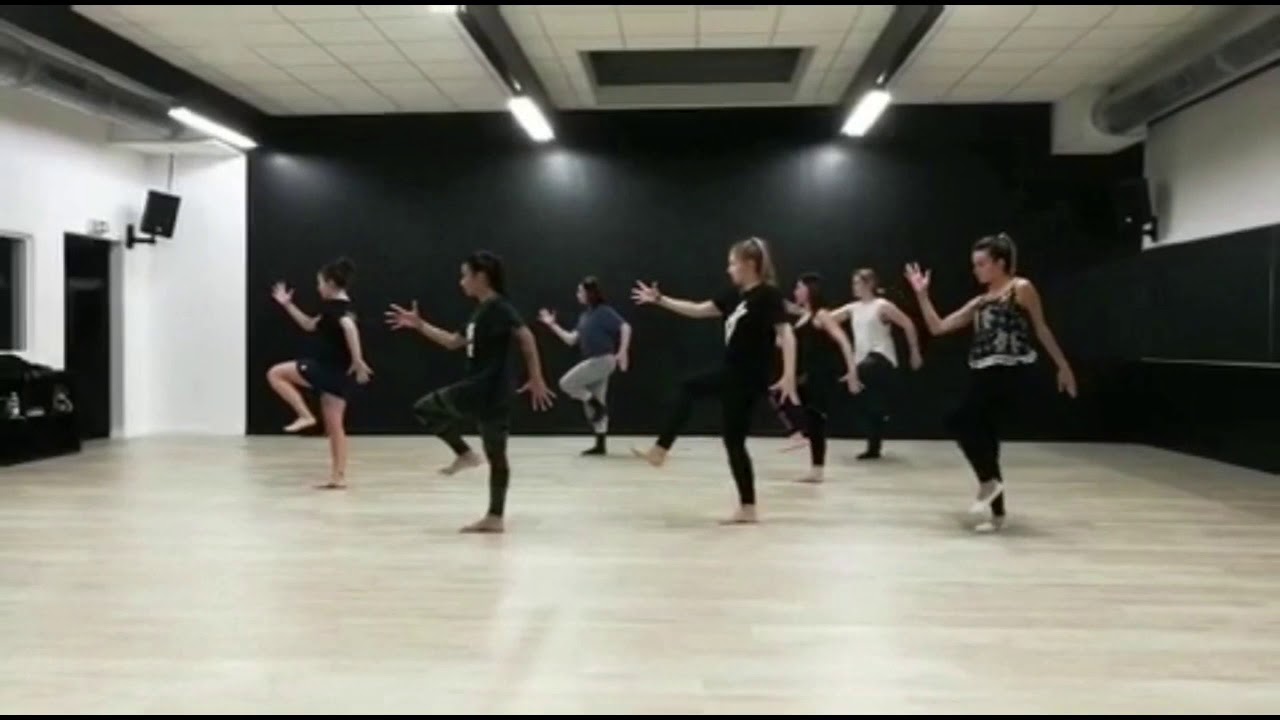 Burn - Billie Eilish | Léa Rodriguez - Studio Attitude