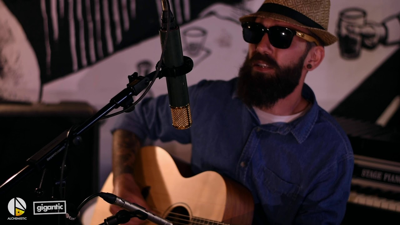 Benjamin Zięć - Dirty Old Town (Luke Kelly Cover) | The Moonshine Sessions
