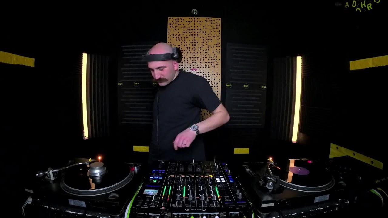 CezarX - Techno Vinyl set - 500🟡 - Riöt.Scampia