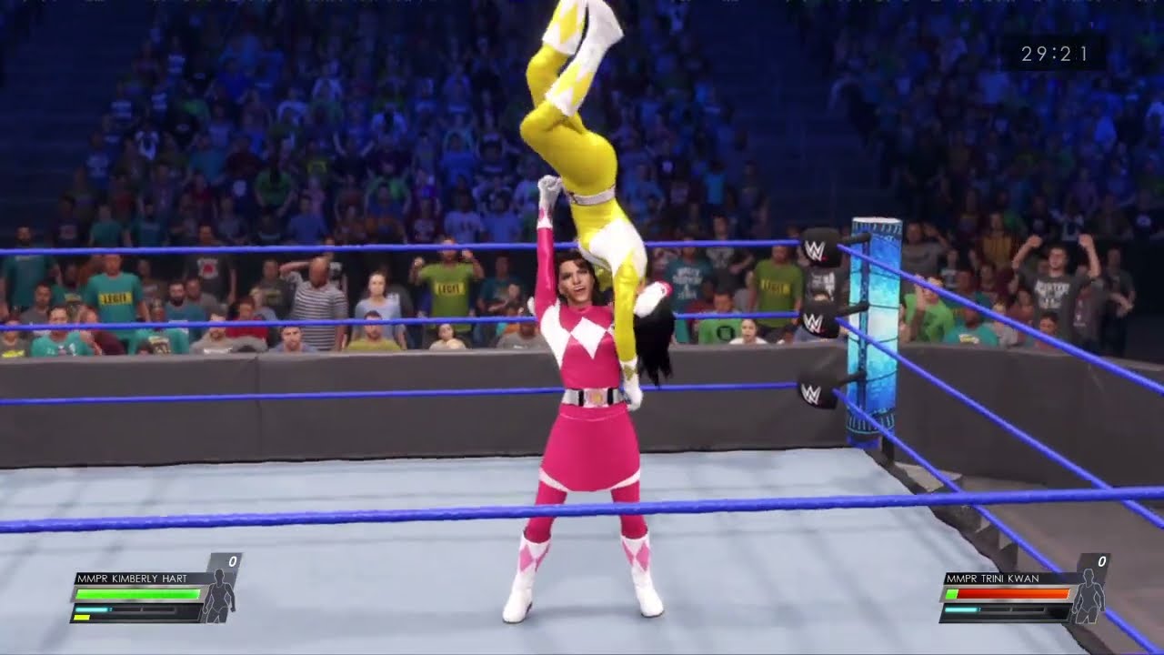 WWE 2K22 Кимберли Харт против Трини Кван в матче Iron Woman Extreme Rules