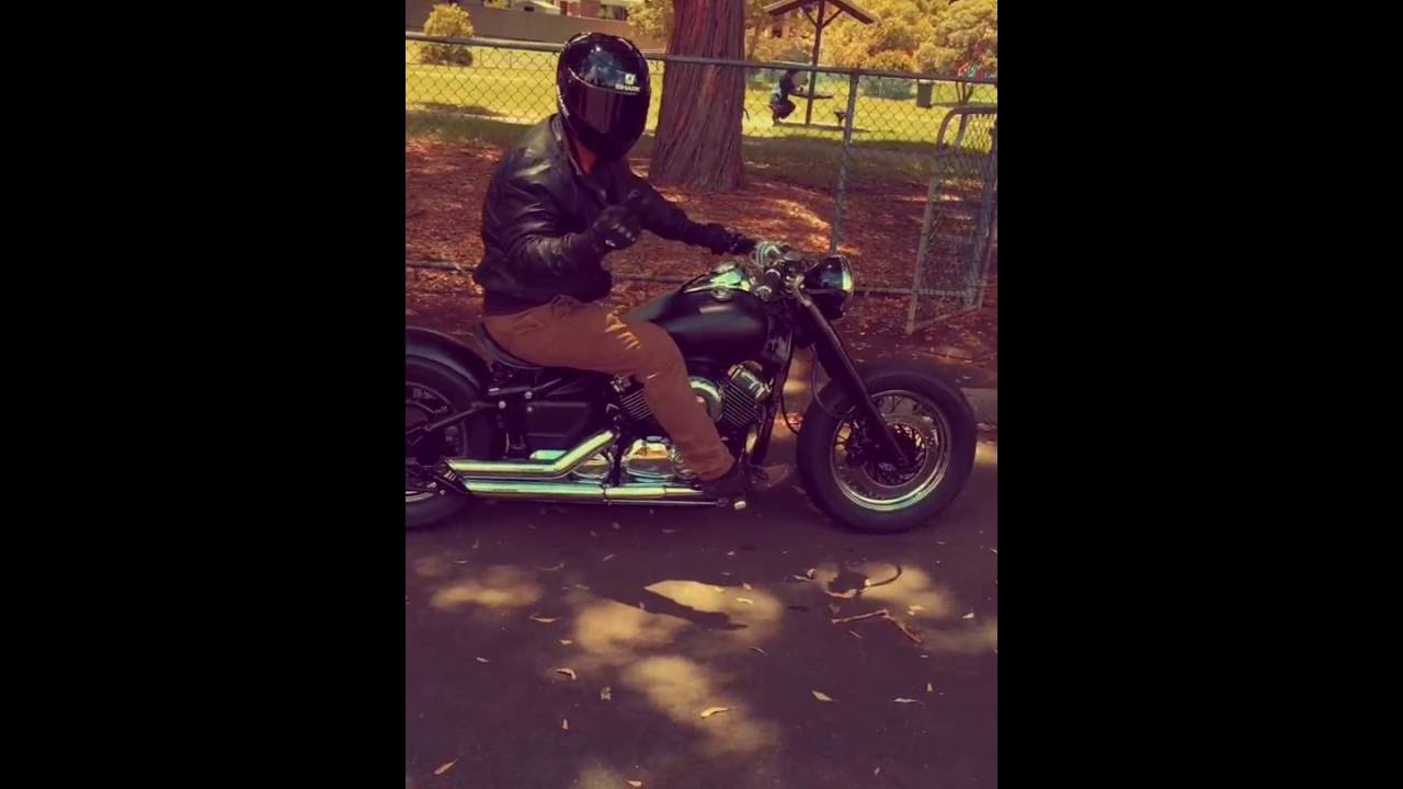Yamaha XVS650 Dragstar sound with Vance & Hines short shots idle and ride off acceleration sound