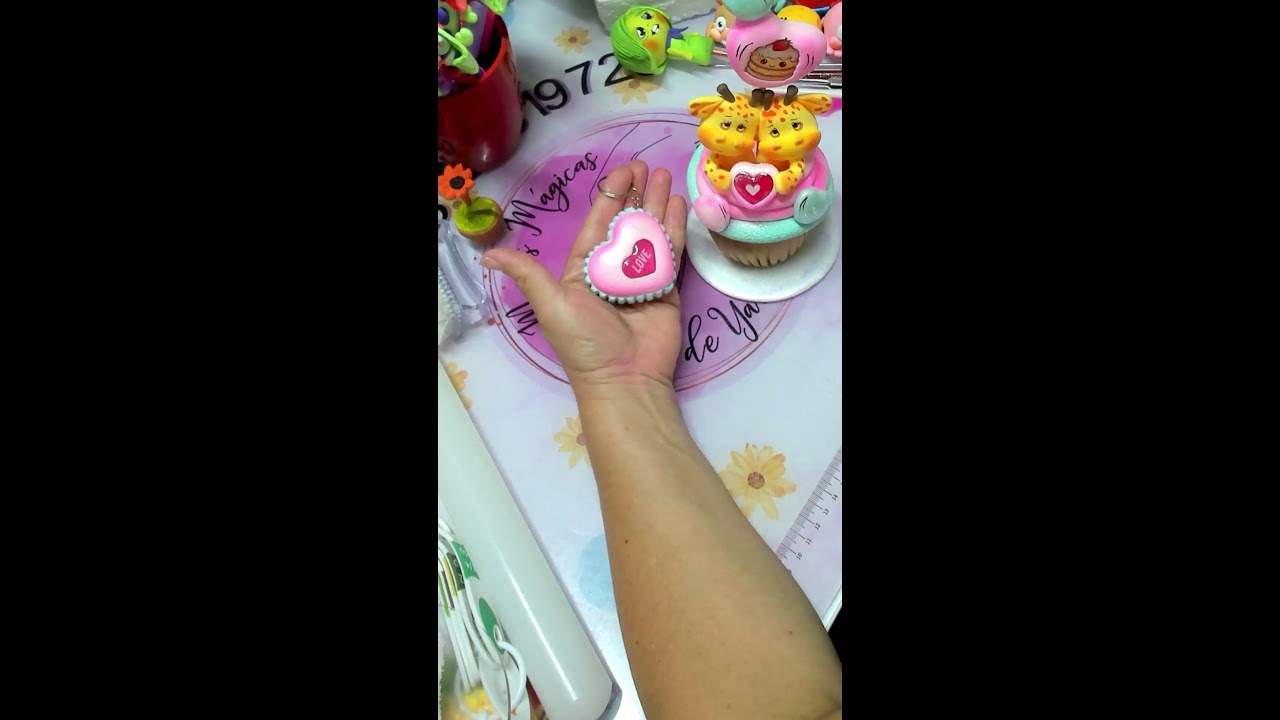 Cupcakes Pareja Jirafitas en porcelanicron / Porcelana Fria !