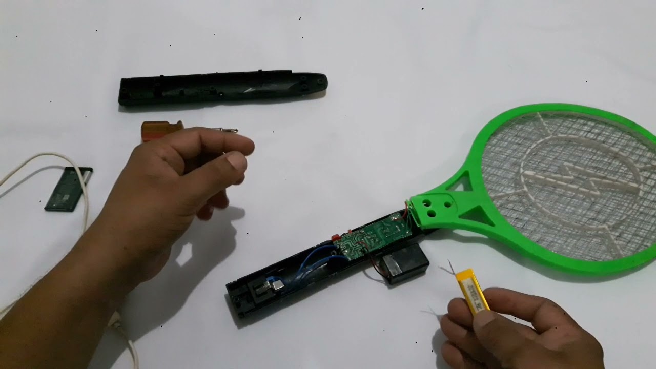 TROCANDO A BATERIA  DA RAQUETE DE CHOQUE BIVOLT