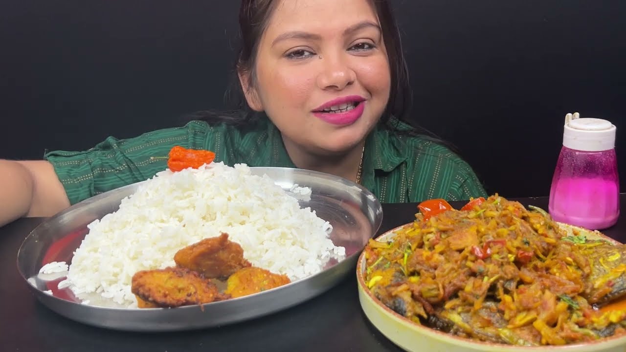 Bigbites, Eating Rice With Fish Egg Pakora, Telapia fish Corchori।।