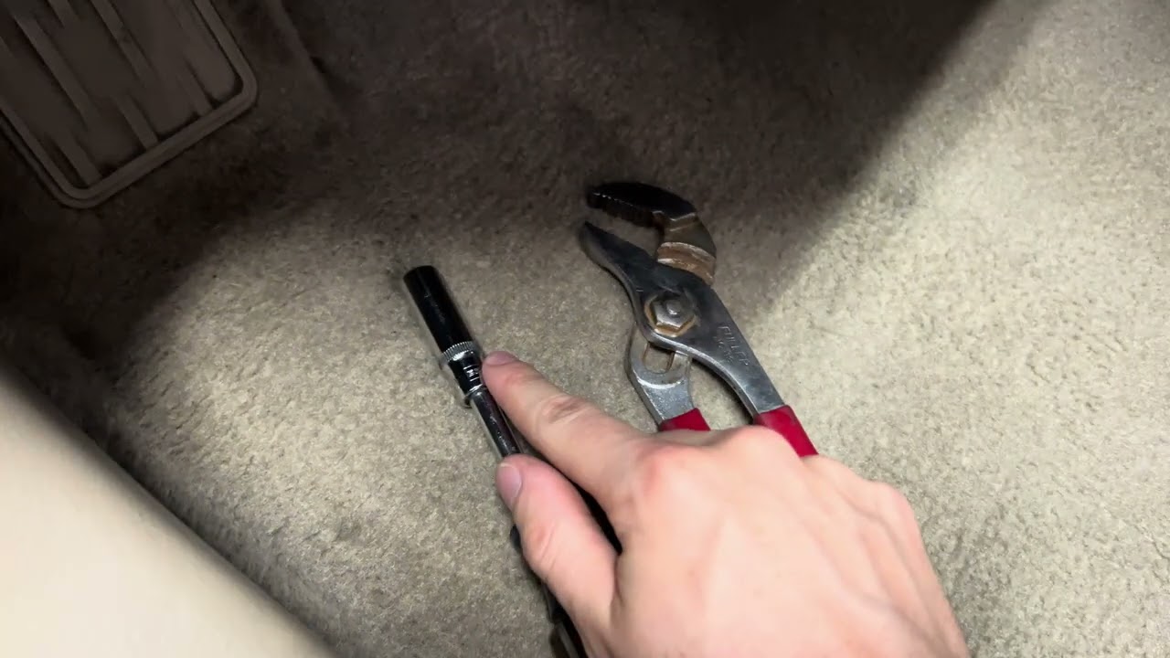 2008 Toyota Highlander e brake tightening