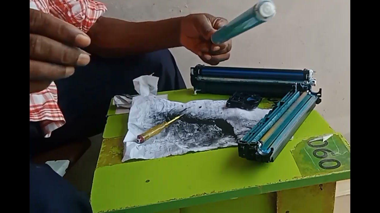 How to replace toner, remove waste toner and clean  cartridge in hp color laser jet CP2025