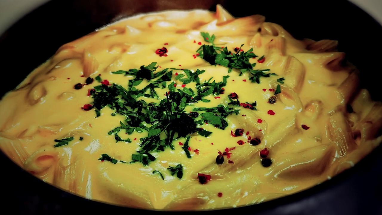 PASTE CU SOS CHEDDAR =.PASTA WITH CHEDDAR SAUCE= PASTA AL SALSA CHEDDAR . by Siserman Paul .