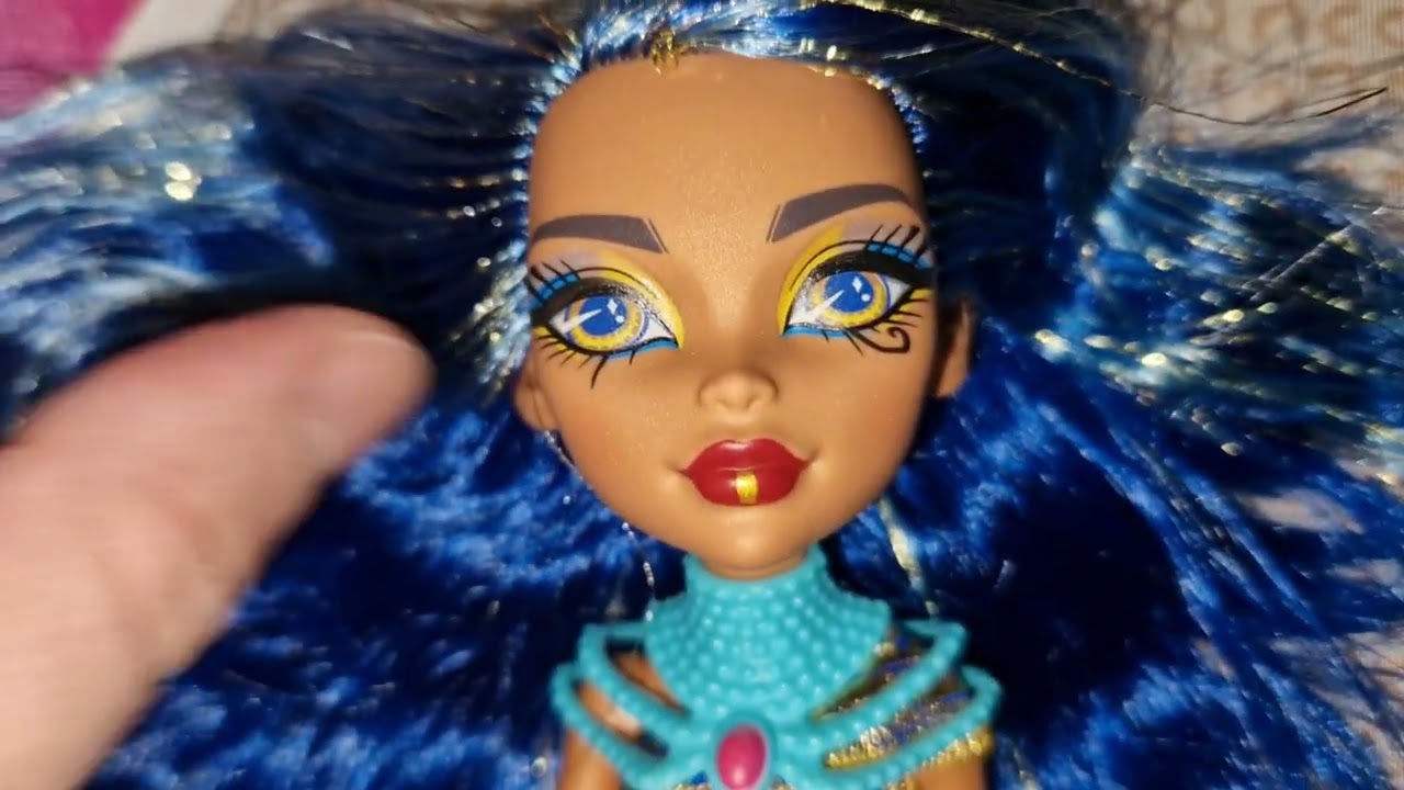 I found in the wild New Monster High Cleo de Nile budget doll HXH95
