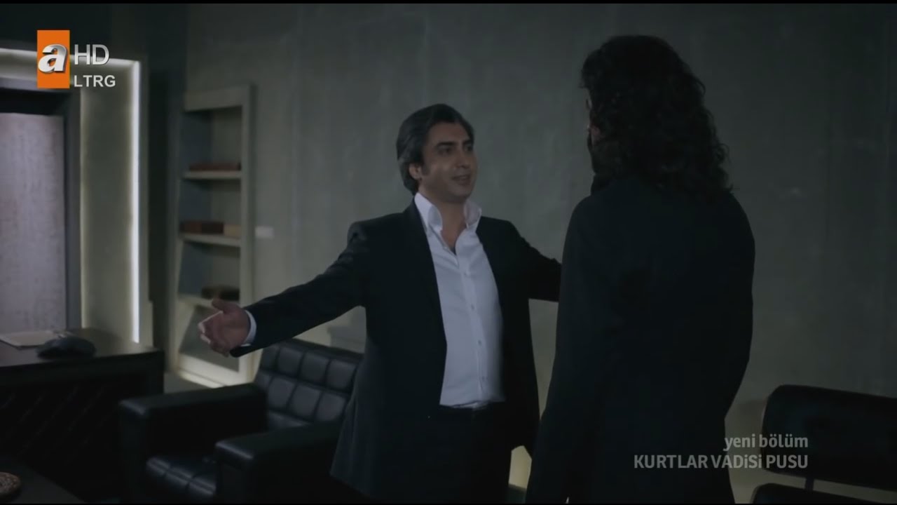 Abd&uuml;lhey Ak Sa&ccedil;lının Kim Olduğunu &Ouml;ğreniyor
