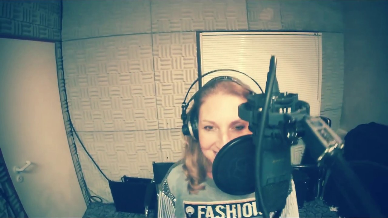 Dj Uwe Dienes & Nadia Ayche - Flyin` Away - FREESTYLE
