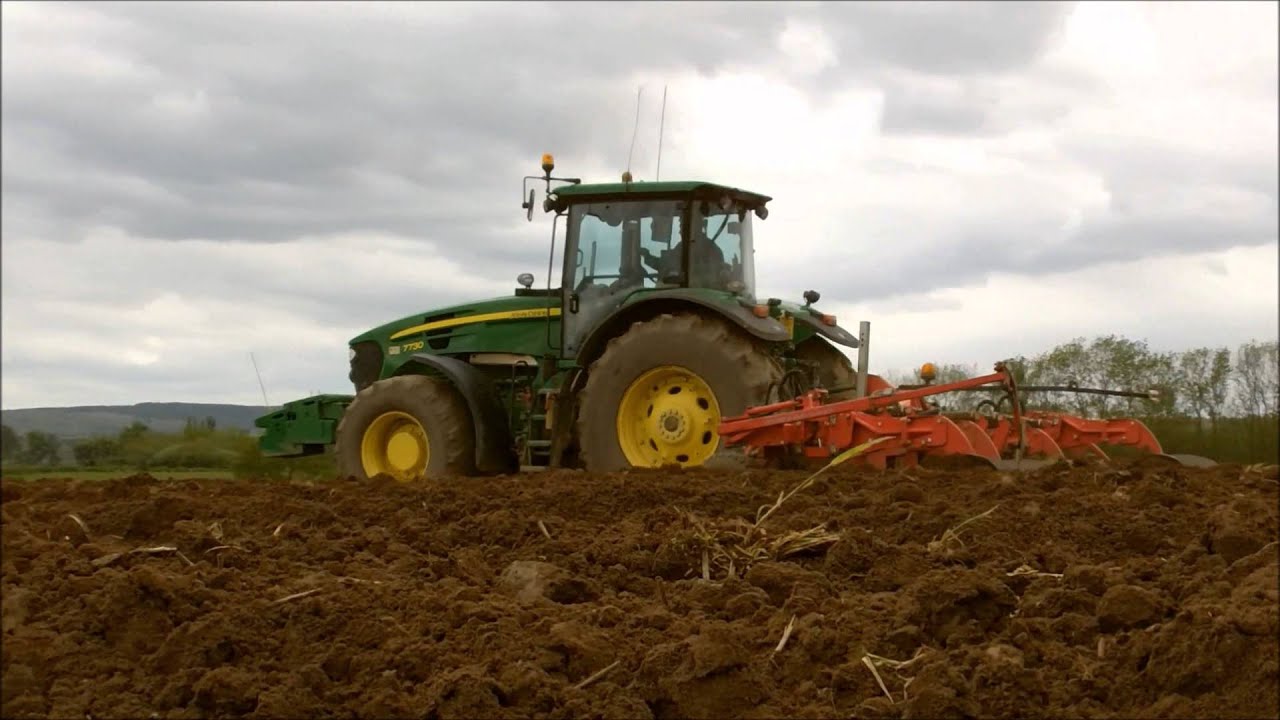 John Deere 7730 bed-forming