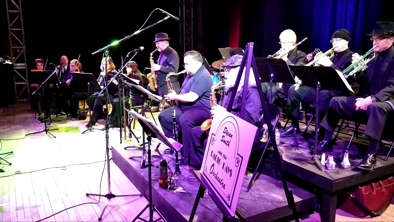 Moonlight Serenade by Glenn Miller & Mitchell Parish
