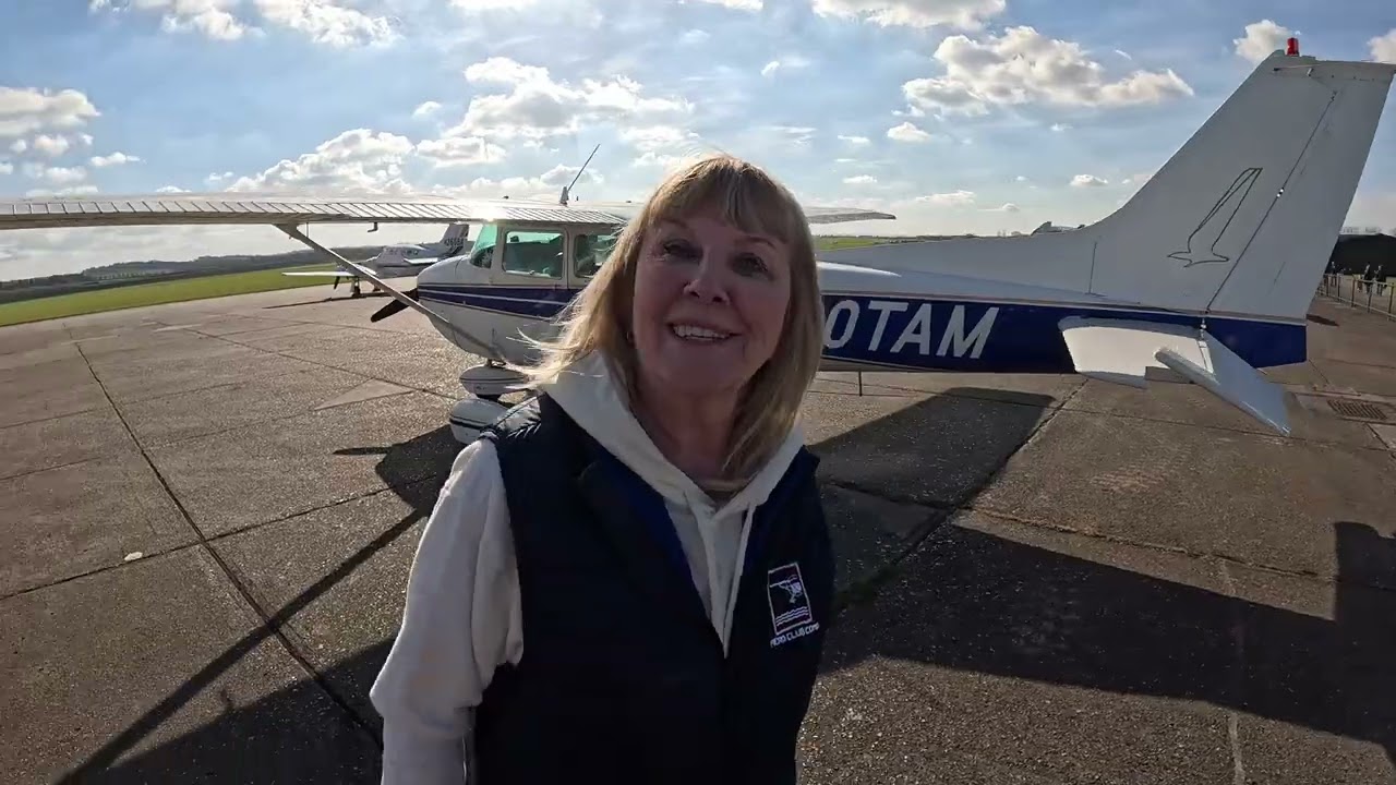 Flying to Duxford From Felthorpe Airfield Cessna 172