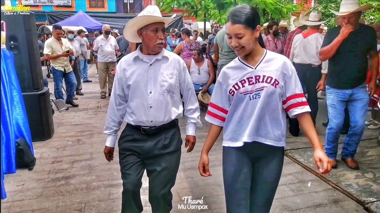 QUÉ BONITO BAILÓ ESTA PAREJA💃🕺 “EL QUERREQUE” EN XILITLA ❤️ DON CELSO Y MARÍA JOSE 👏