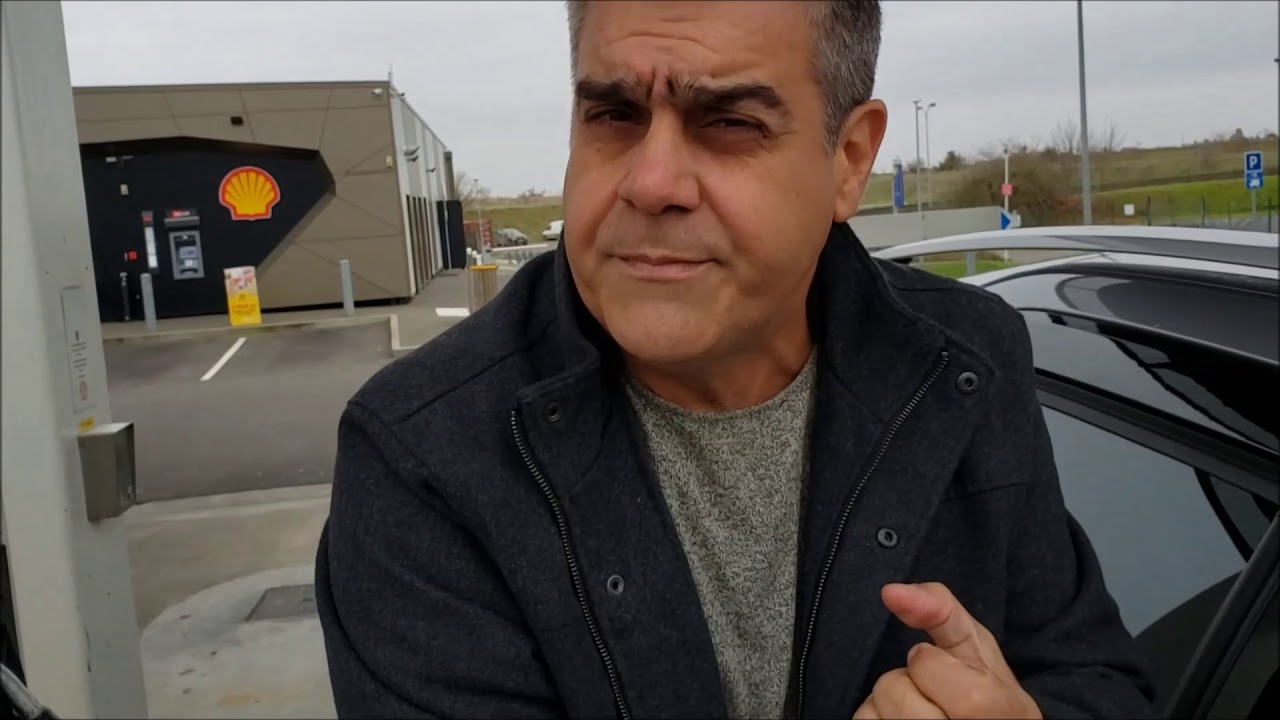 Como abastecer o carro, com combustível, na França.
