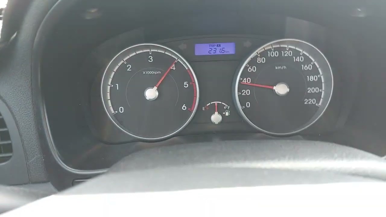 Hyundai Accent Era 1.5 CRDi top speed maksimum devir saati (maximum RPM) 261.000 KM