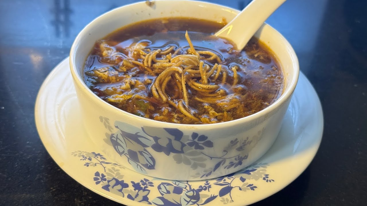 Perfect Chicken Manchow Soup at Home | Crispy Noodles | Winter Special😋🤩