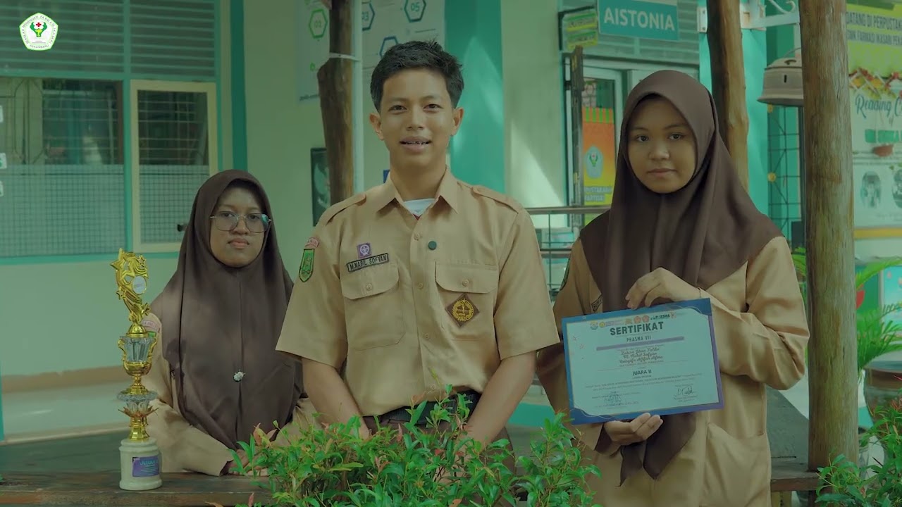 PROFILE SMK Farmasi Ikasari Yayasan Univ Riau Pekanbaru Tahun 2026
