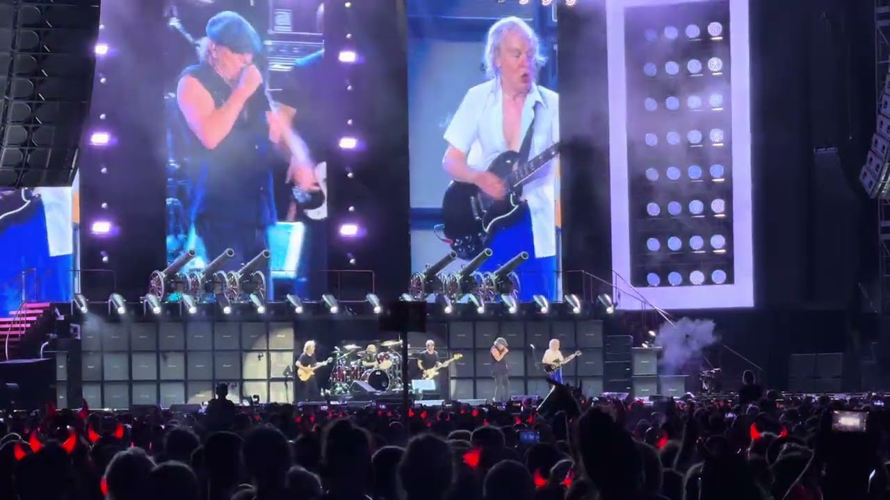 AC DC - For Those About To Rock ( We Salute You ) - Paris 2025