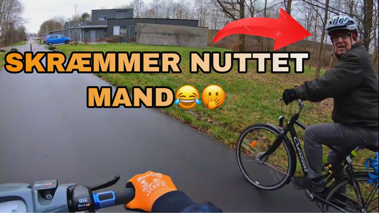 SKRÆMMER EN SØD MAND PÅ CYKEL// TUNED SCOOTER PÅ VEJ TIL BYEN