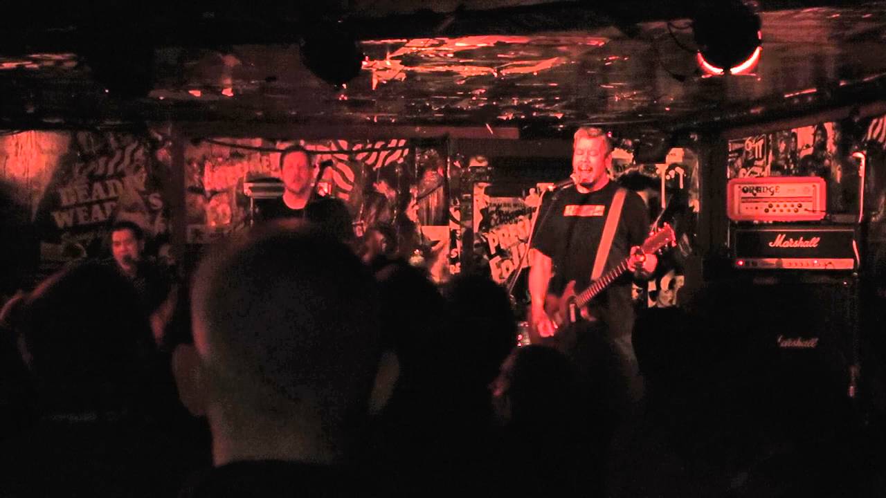 SNUFF - Horse And Cart (live).