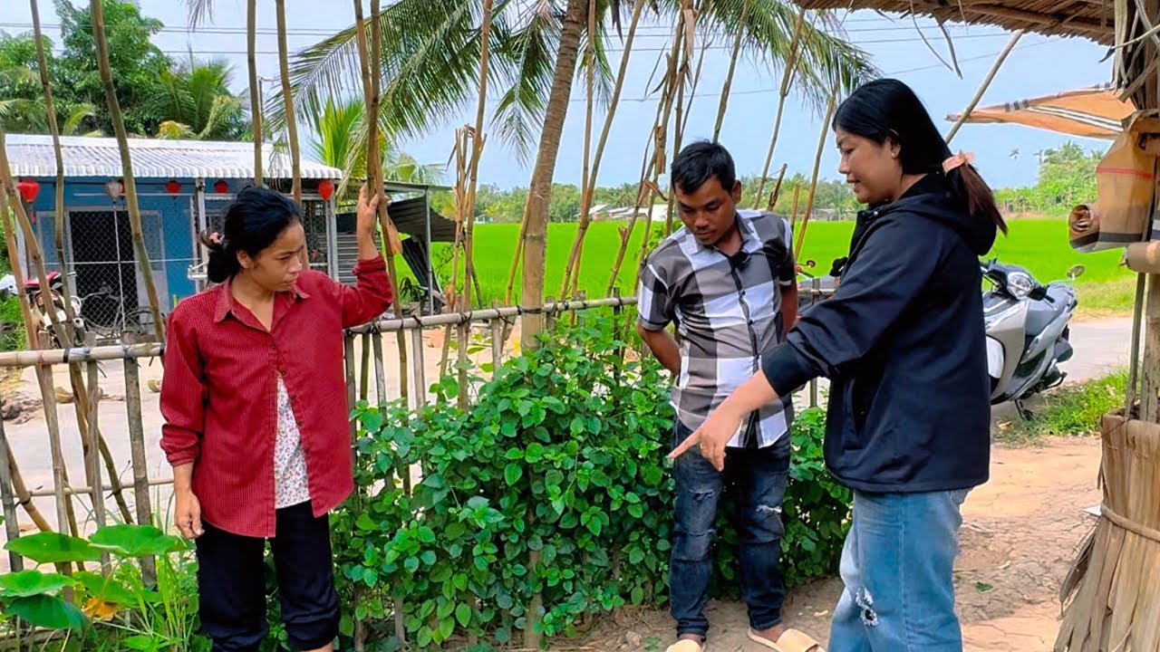 Vợ chồng Xuân Thảo ngày Tết đến đi chúc Tết ba mẹ 