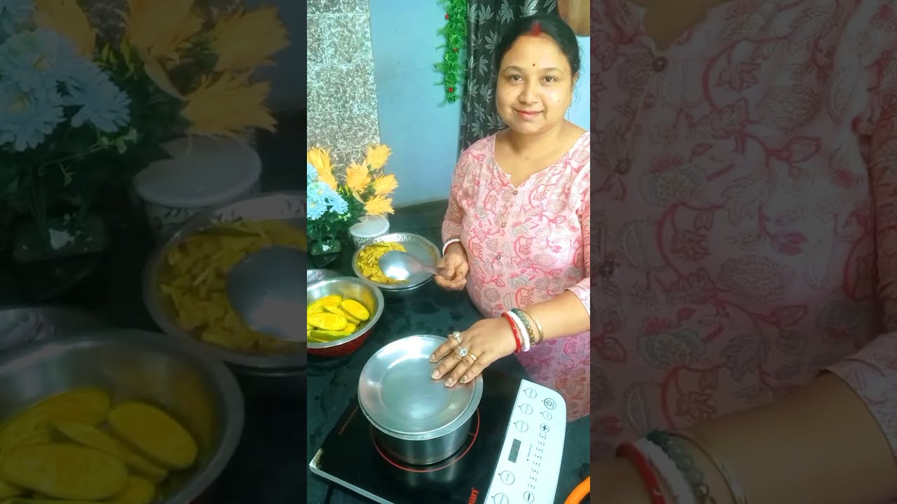 গরম ভাতের সাথে যদি এইরকম পেঁয়াজ দিয়ে আলু ভাজা পটল ভাজা সঙ্গে মসুর ডাল থাকে তাহলে আর কিছুই লাগবে না