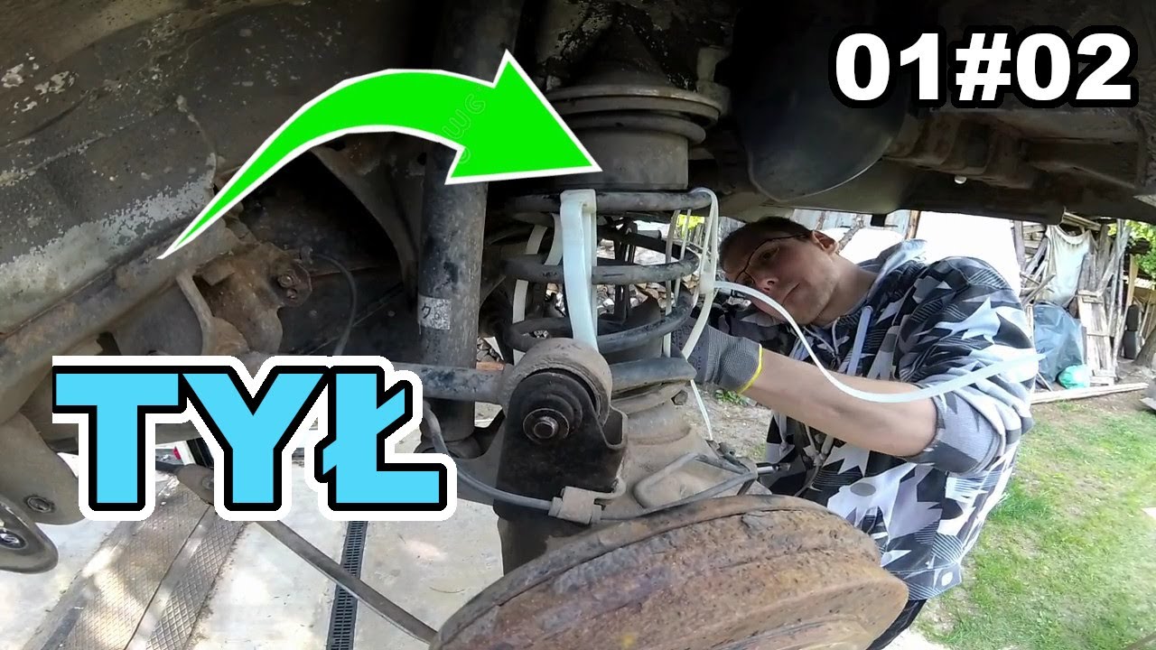 Zawieszenie tył, spreżyny i bak paliwa Honda HR-v D16W1.||Rear suspension, springs and fuel tank.