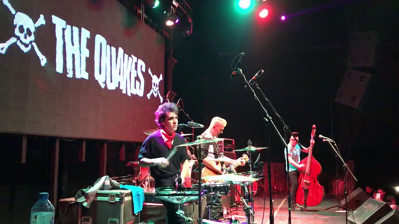 The Quakes - I Miss You (Live in Moscow)